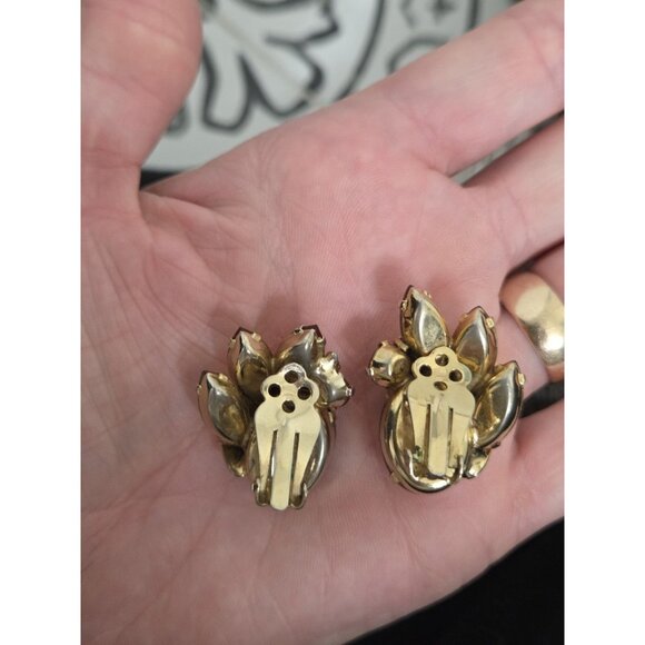 Vtg Brown Marquise plastic Rhinestone Clip On Earrings Gold Tone Prong Set Leaf - Picture 7 of 13